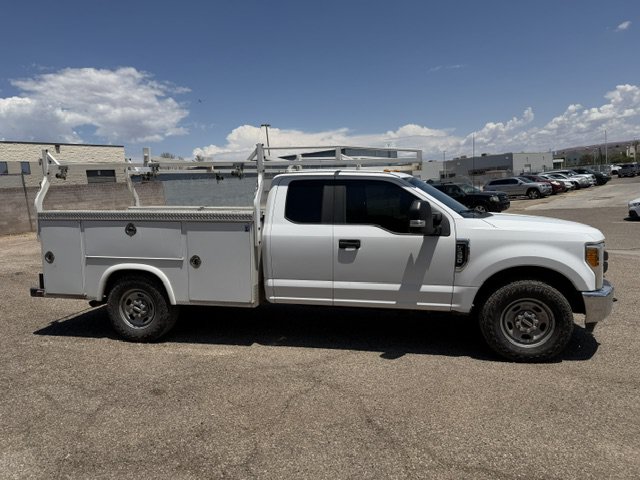 ford f-350 super duty chassis cab 2017 1FD8X3E65HEE59211 image ford f-350 super duty chassis cab 2017 1FD8X3E65HEE59211 image